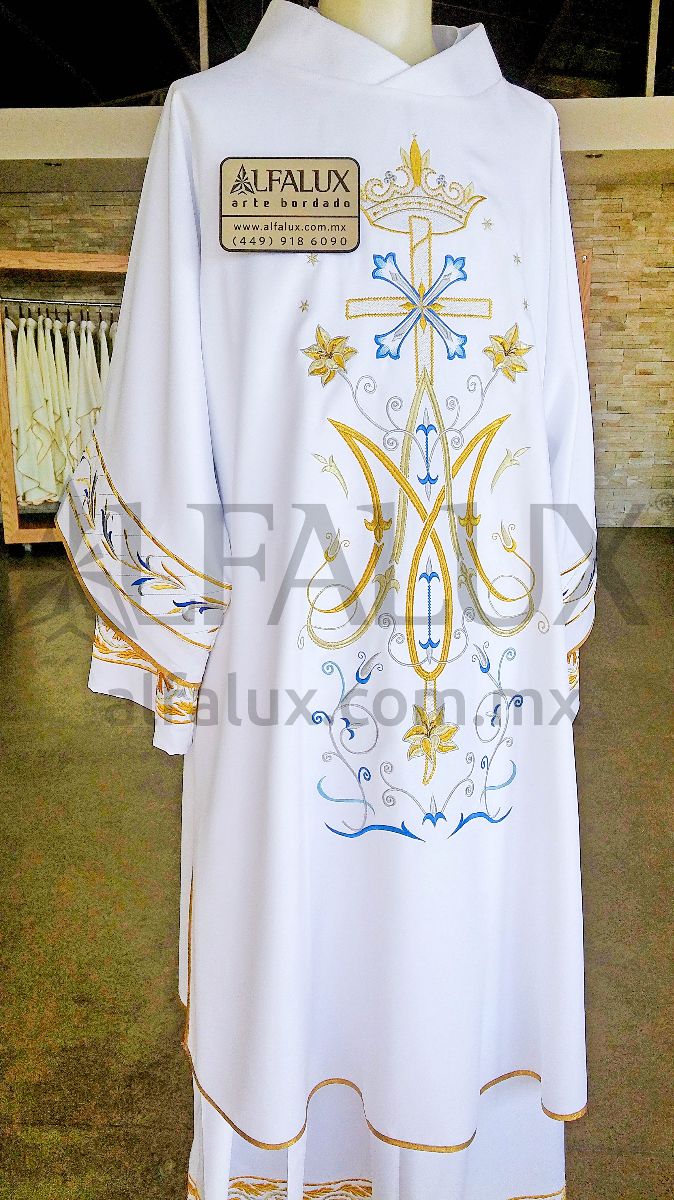 24 MARIANA DOBLE Blanco Dalmatica Mangas 492